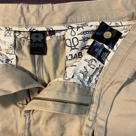 🎉5/$30 - Simons khaki skater-style shorts - Picture 4 of 5